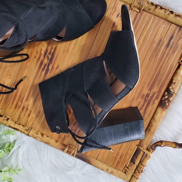 Call it Spring - Picture 5 of 9